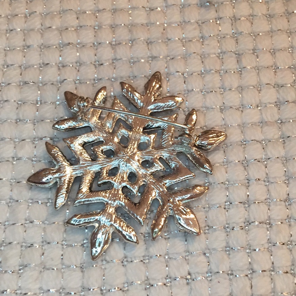 Pin - Picture 4 of 4